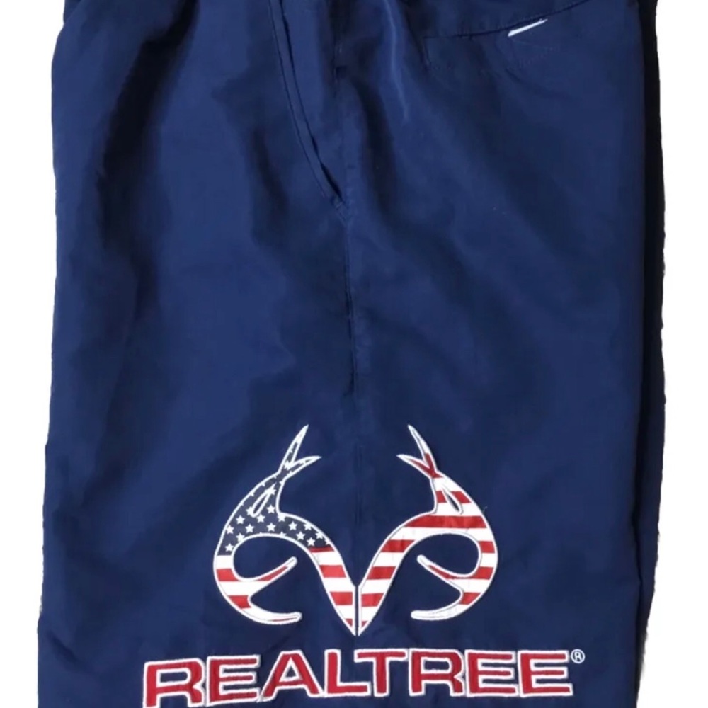 REALTREE Mens size SMALL AMERICAN BOARD SHORTS